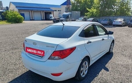 Hyundai Solaris II рестайлинг, 2013 год, 880 000 рублей, 6 фотография