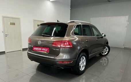 Volkswagen Touareg III, 2013 год, 2 095 000 рублей, 2 фотография