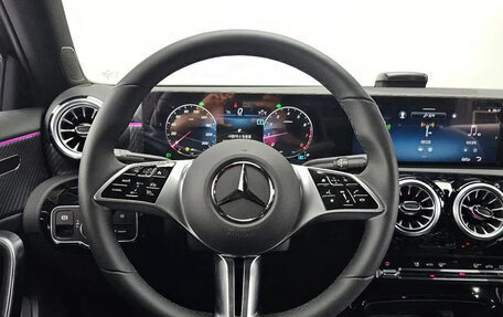 Mercedes-Benz A-Класс, 2024 год, 4 600 000 рублей, 10 фотография