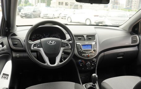 Hyundai Solaris II рестайлинг, 2012 год, 679 000 рублей, 6 фотография