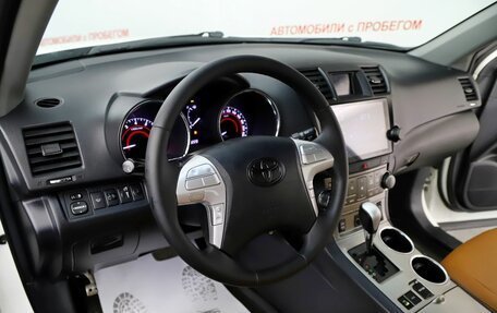 Toyota Highlander III, 2013 год, 1 699 000 рублей, 11 фотография