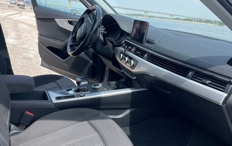 Audi A4, 2018 год, 2 350 000 рублей, 12 фотография