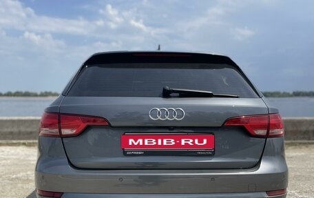Audi A4, 2018 год, 2 350 000 рублей, 9 фотография