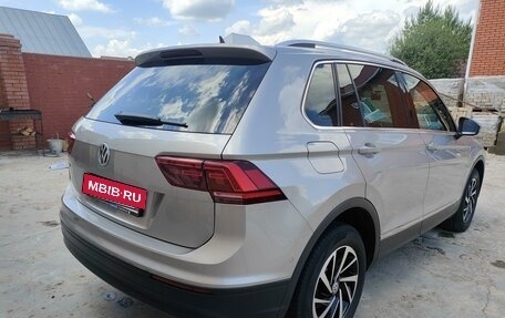 Volkswagen Tiguan II, 2018 год, 2 450 000 рублей, 6 фотография