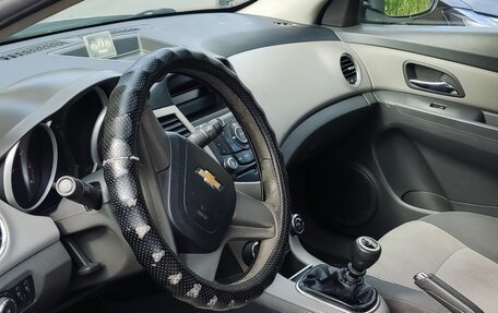 Chevrolet Cruze II, 2010 год, 650 000 рублей, 9 фотография