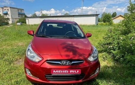 Hyundai Solaris II рестайлинг, 2012 год, 840 000 рублей, 2 фотография