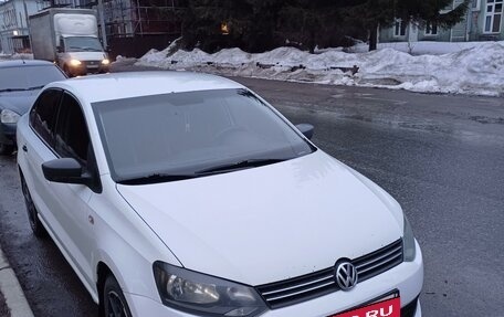 Volkswagen Polo VI (EU Market), 2014 год, 860 000 рублей, 2 фотография