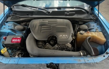 Dodge Challenger III рестайлинг 2, 2018 год, 3 700 000 рублей, 5 фотография