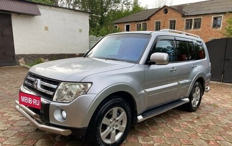 Mitsubishi Pajero IV, 2007 год, 1 720 000 рублей, 2 фотография