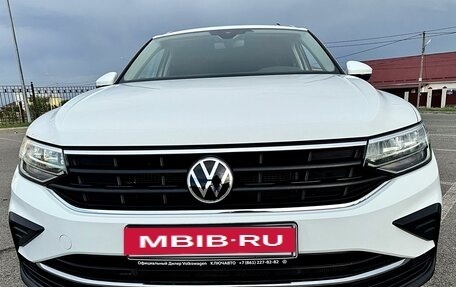 Volkswagen Tiguan II, 2021 год, 3 950 000 рублей, 4 фотография