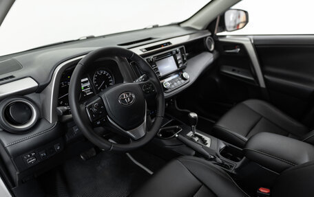 Toyota RAV4, 2016 год, 2 549 000 рублей, 15 фотография