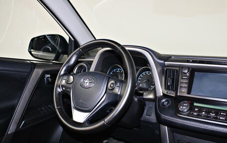 Toyota RAV4, 2018 год, 2 490 000 рублей, 14 фотография