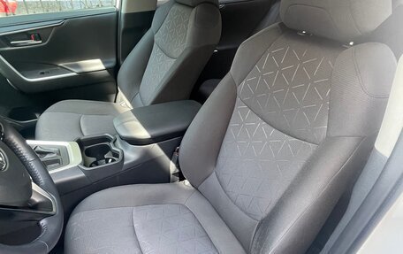 Toyota RAV4, 2019 год, 3 400 000 рублей, 11 фотография