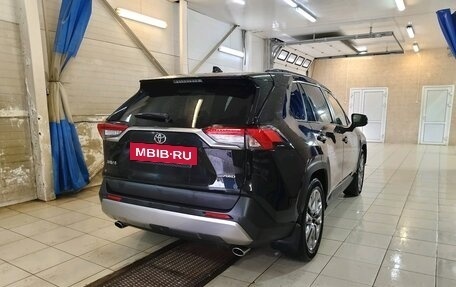 Toyota RAV4, 2019 год, 3 300 000 рублей, 4 фотография