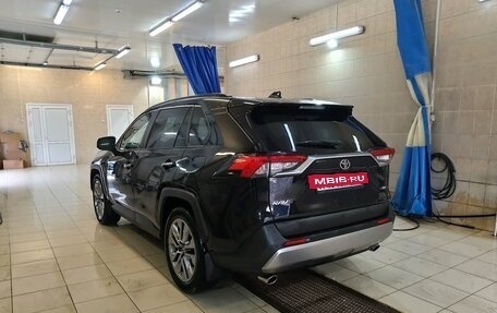 Toyota RAV4, 2019 год, 3 300 000 рублей, 6 фотография