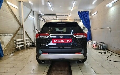 Toyota RAV4, 2019 год, 3 300 000 рублей, 5 фотография