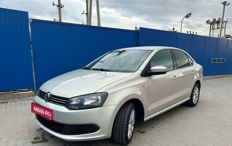 Volkswagen Polo VI (EU Market), 2014 год, 960 000 рублей, 1 фотография