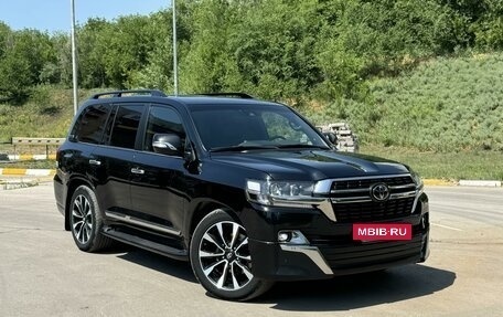 Toyota Land Cruiser 200, 2020 год, 9 300 000 рублей, 2 фотография