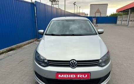 Volkswagen Polo VI (EU Market), 2014 год, 960 000 рублей, 2 фотография