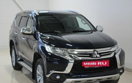 Mitsubishi Pajero Sport III рестайлинг, 2017 год, 3 200 000 рублей, 3 фотография