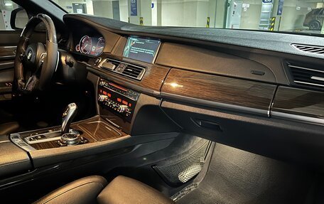 BMW 7 серия, 2014 год, 3 650 000 рублей, 18 фотография
