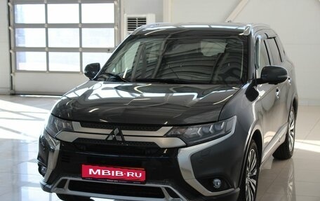 Mitsubishi Outlander III рестайлинг 3, 2021 год, 2 555 000 рублей, 1 фотография