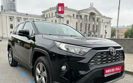 Toyota RAV4, 2019 год, 3 650 000 рублей, 1 фотография