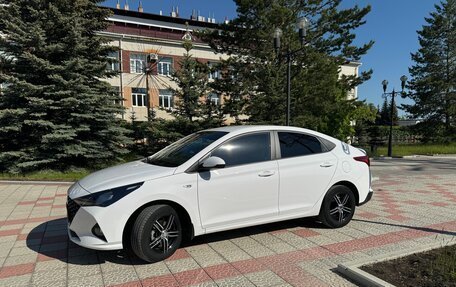 Hyundai Solaris II рестайлинг, 2021 год, 1 750 000 рублей, 10 фотография