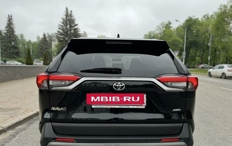 Toyota RAV4, 2019 год, 3 650 000 рублей, 6 фотография