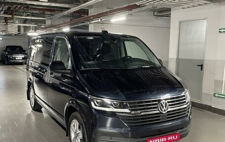 Volkswagen Multivan T6 рестайлинг, 2020 год, 7 100 000 рублей, 2 фотография