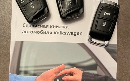 Volkswagen Multivan T6 рестайлинг, 2020 год, 7 100 000 рублей, 13 фотография