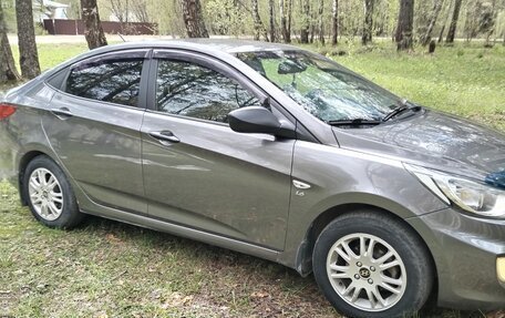 Hyundai Solaris II рестайлинг, 2011 год, 840 000 рублей, 2 фотография