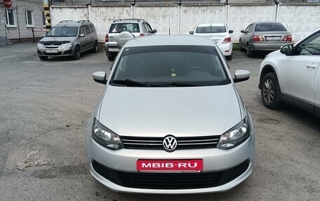 Volkswagen Polo VI (EU Market), 2013 год, 950 000 рублей, 1 фотография