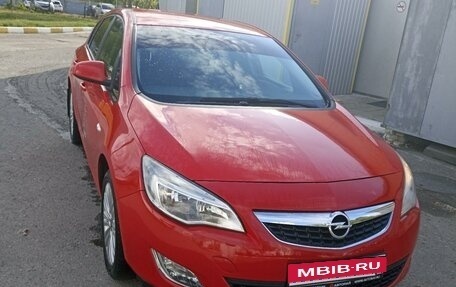 Opel Astra J, 2011 год, 830 000 рублей, 1 фотография