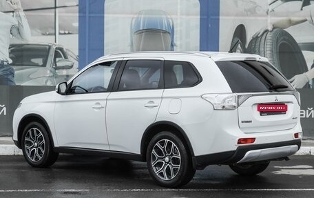 Mitsubishi Outlander III рестайлинг 3, 2014 год, 2 399 000 рублей, 2 фотография