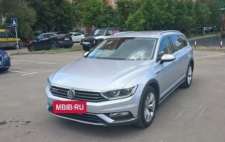 Volkswagen Passat B8 рестайлинг, 2019 год, 2 300 000 рублей, 34 фотография