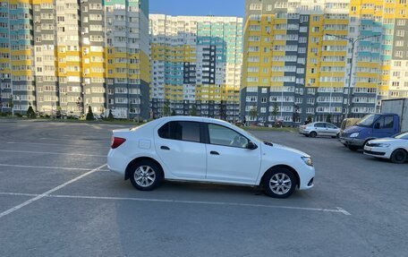 Renault Logan II, 2015 год, 570 000 рублей, 4 фотография