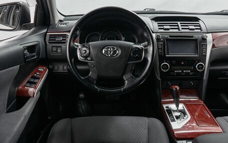 Toyota Camry, 2014 год, 1 897 000 рублей, 15 фотография