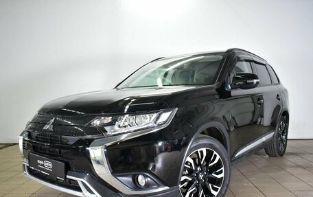 Mitsubishi Outlander III рестайлинг 3, 2021 год, 3 400 000 рублей, 1 фотография