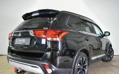 Mitsubishi Outlander III рестайлинг 3, 2021 год, 3 400 000 рублей, 3 фотография