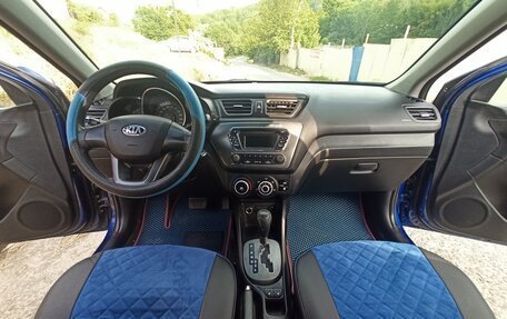 KIA Rio III рестайлинг, 2013 год, 900 000 рублей, 11 фотография