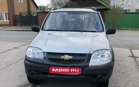 Chevrolet Niva I рестайлинг, 2011 год, 560 000 рублей, 4 фотография