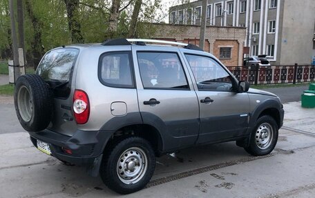 Chevrolet Niva I рестайлинг, 2011 год, 560 000 рублей, 7 фотография