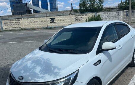 KIA Rio III рестайлинг, 2016 год, 830 000 рублей, 2 фотография