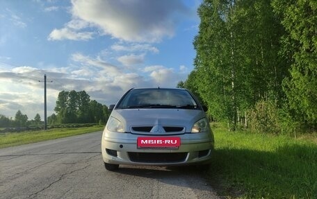 Mitsubishi Colt VI рестайлинг, 2002 год, 495 000 рублей, 2 фотография