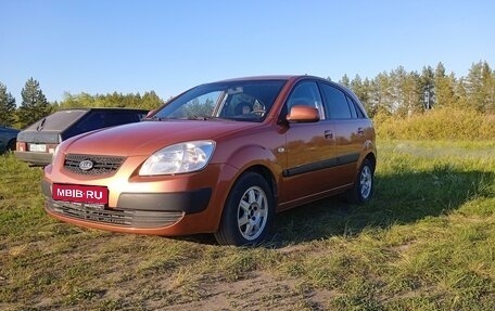 KIA Rio II, 2007 год, 585 000 рублей, 1 фотография