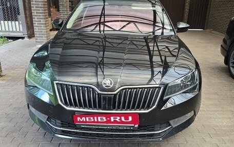 Skoda Superb III рестайлинг, 2018 год, 2 300 000 рублей, 2 фотография