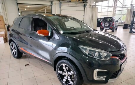 Renault Kaptur I рестайлинг, 2017 год, 1 590 000 рублей, 2 фотография