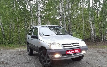 Chevrolet Niva I рестайлинг, 2005 год, 310 000 рублей, 2 фотография