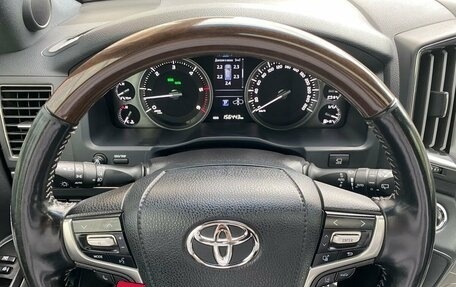 Toyota Land Cruiser 200, 2018 год, 7 749 000 рублей, 12 фотография